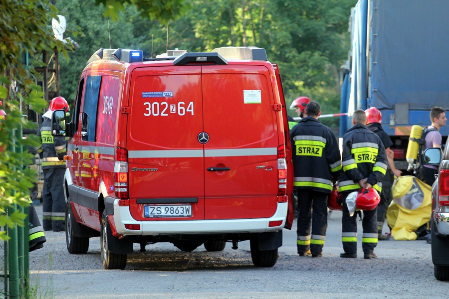 Pożar na terenie hurtowni chemicznej [foto]