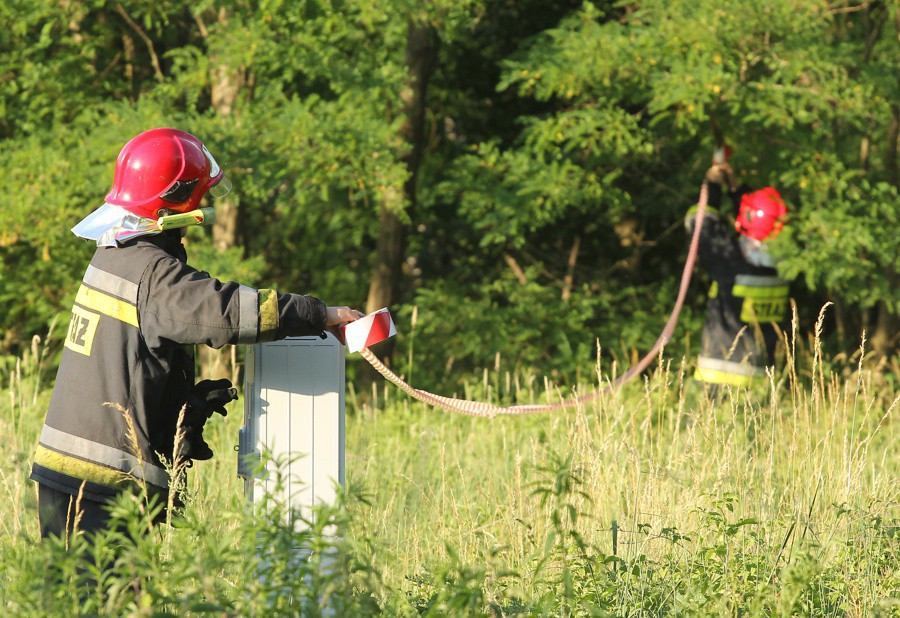 Pożar na terenie hurtowni chemicznej [foto]