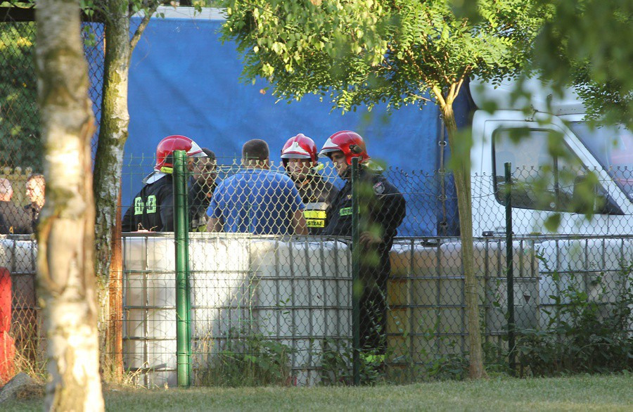 Pożar na terenie hurtowni chemicznej [foto]