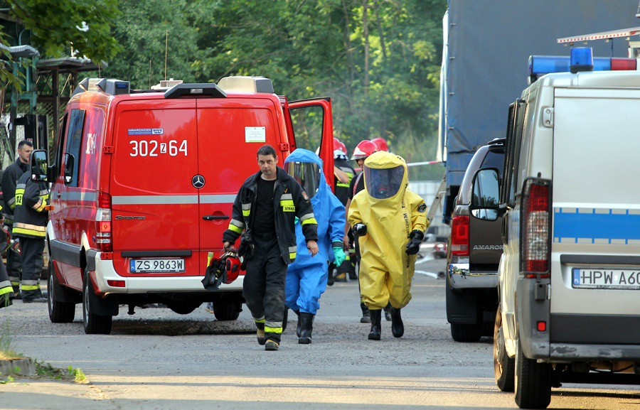 Pożar na terenie hurtowni chemicznej [foto]