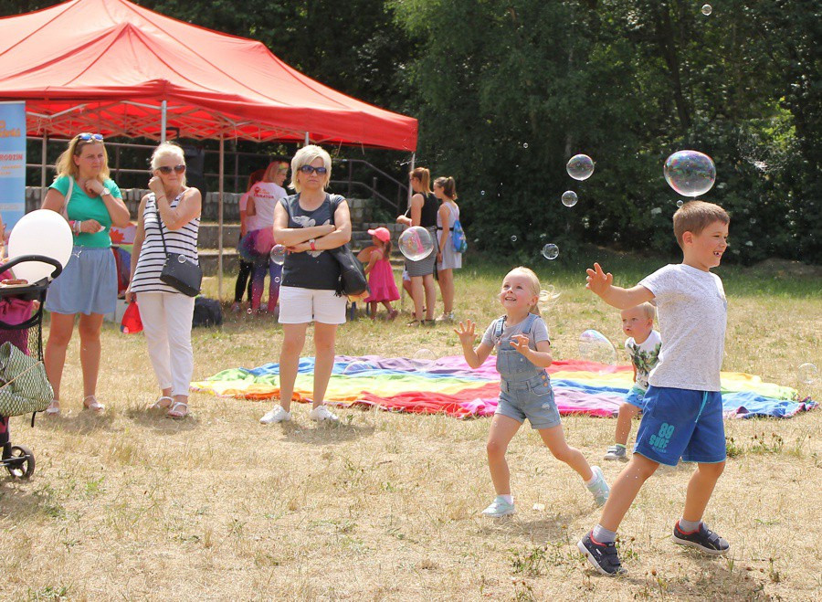 Biało-czerwone balony w setną rocznicę odzyskania niepodległości [foto]