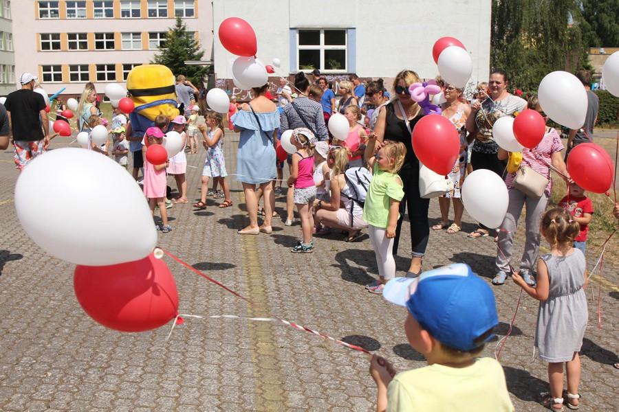 Biało-czerwone balony w setną rocznicę odzyskania niepodległości [foto]