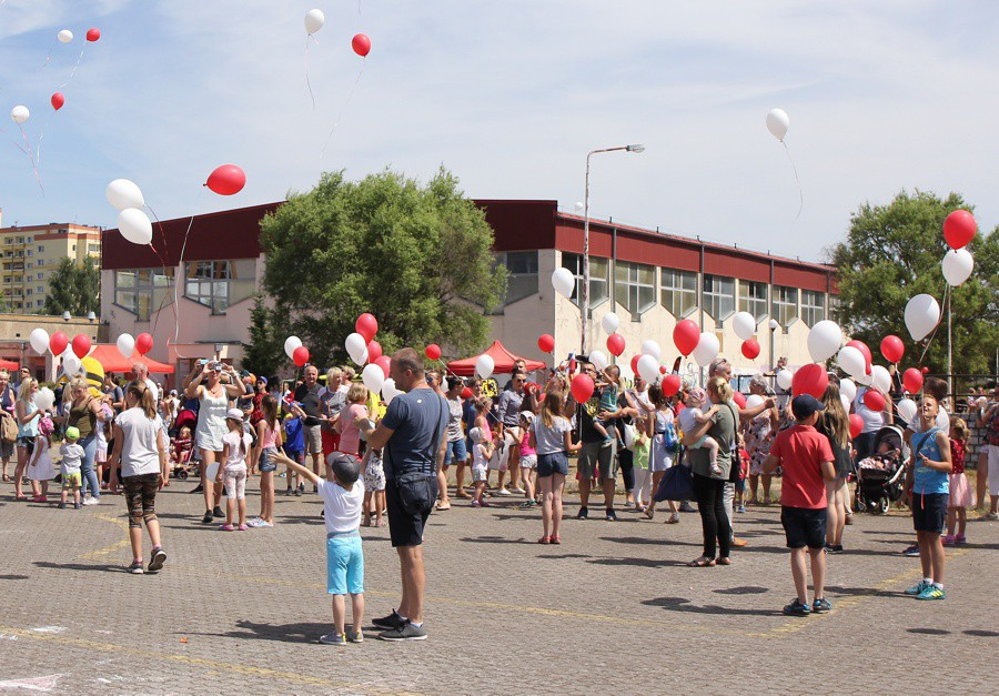Biało-czerwone balony w setną rocznicę odzyskania niepodległości [foto]