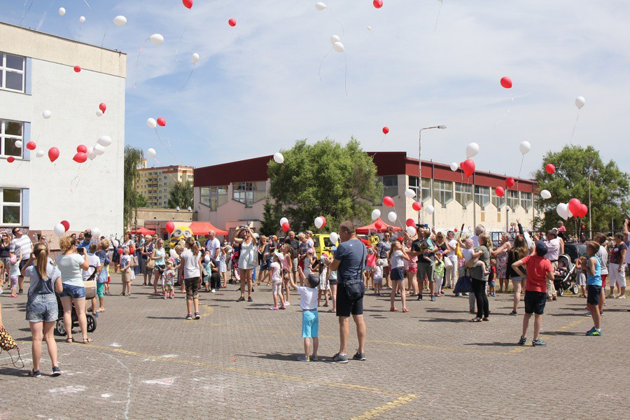 Biało-czerwone balony w setną rocznicę odzyskania niepodległości [foto]