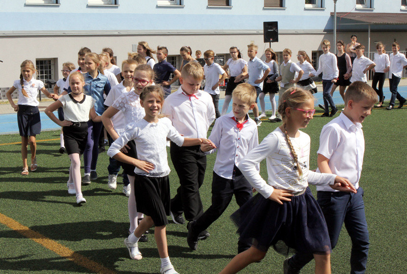Poloneza czas zacząć... wyjątkowa lekcja w SP 1 [foto/wideo]
