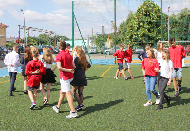 Poloneza czas zacząć... wyjątkowa lekcja w SP 1 [foto/wideo]