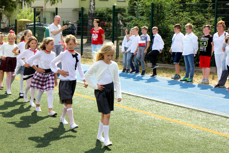 Poloneza czas zacząć... wyjątkowa lekcja w SP 1 [foto/wideo]