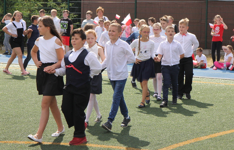 Poloneza czas zacząć... wyjątkowa lekcja w SP 1 [foto/wideo]