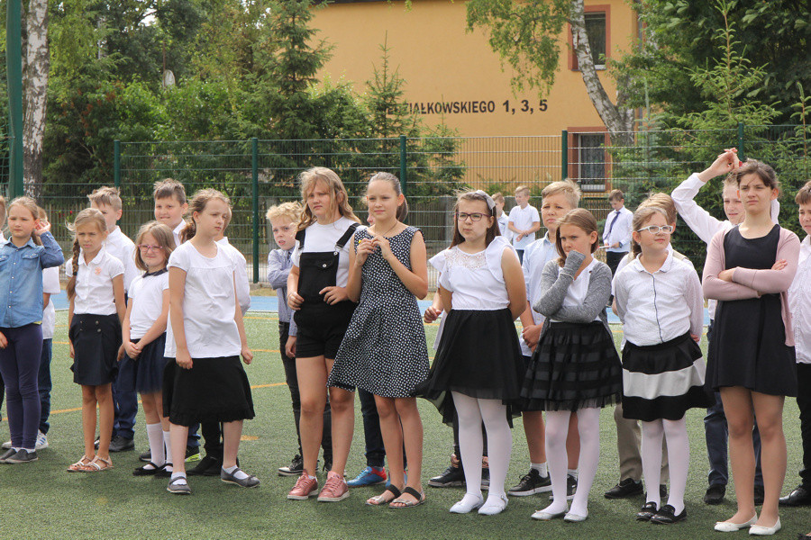 Poloneza czas zacząć... wyjątkowa lekcja w SP 1 [foto/wideo]