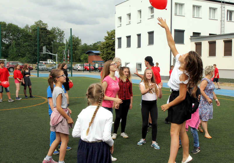 Poloneza czas zacząć... wyjątkowa lekcja w SP 1 [foto/wideo]