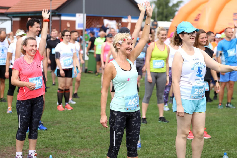 III BIEG NEPTUNA. 650 zawodników na starcie biegu w Trzebieży [foto]