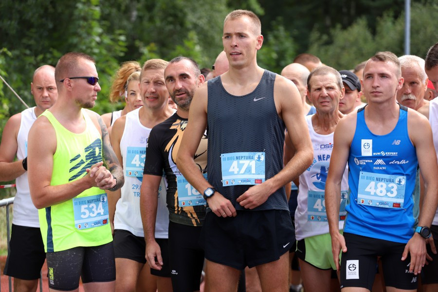 III BIEG NEPTUNA. 650 zawodników na starcie biegu w Trzebieży [foto]