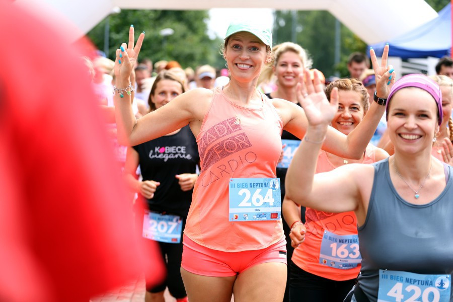 III BIEG NEPTUNA. 650 zawodników na starcie biegu w Trzebieży [foto]