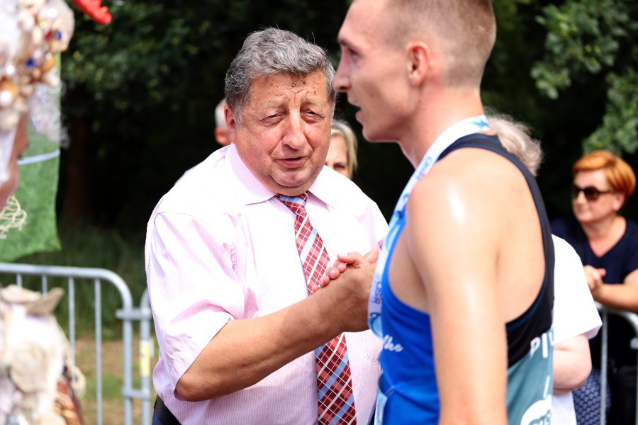 III BIEG NEPTUNA. 650 zawodników na starcie biegu w Trzebieży [foto]