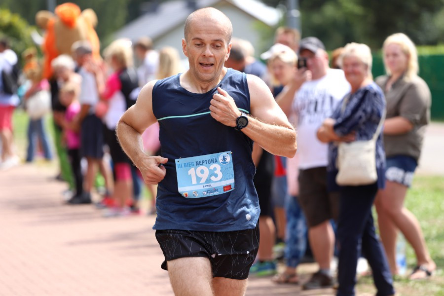 III BIEG NEPTUNA. 650 zawodników na starcie biegu w Trzebieży [foto]