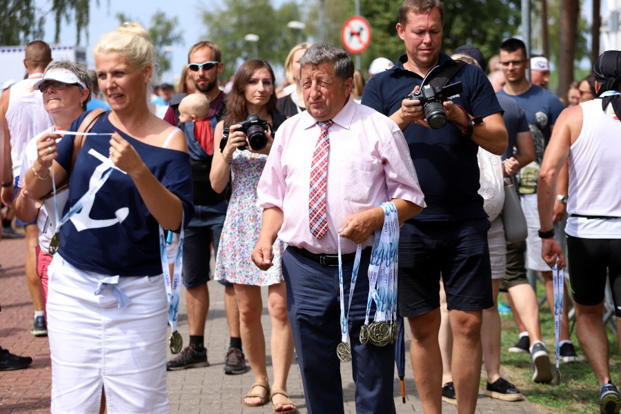 III BIEG NEPTUNA. 650 zawodników na starcie biegu w Trzebieży [foto]