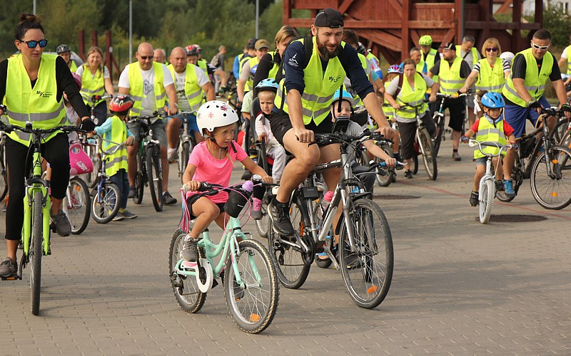 Rodzinny rajd rowerowy w Mierzynie [zdjęcia]