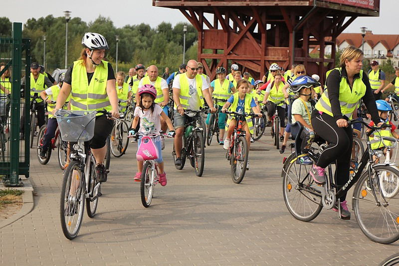 Rodzinny rajd rowerowy w Mierzynie [zdjęcia]