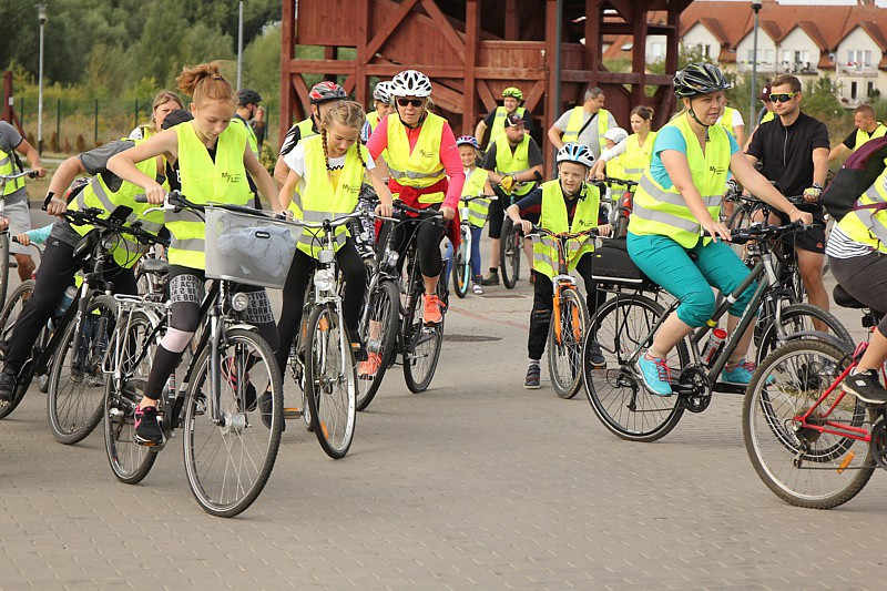Rodzinny rajd rowerowy w Mierzynie [zdjęcia]