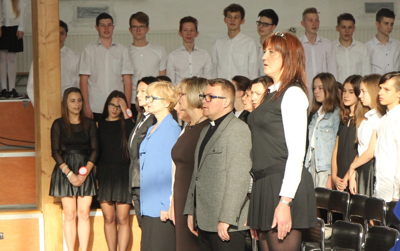 Uroczystości 100-lecia odzyskania przez Polskę niepodległości w filii SP8 [foto]