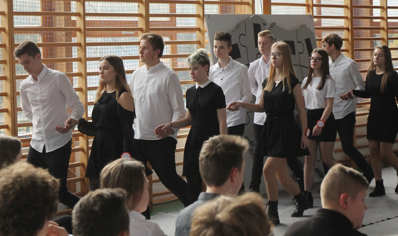 Uroczystości 100-lecia odzyskania przez Polskę niepodległości w filii SP8 [foto]