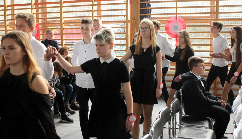 Uroczystości 100-lecia odzyskania przez Polskę niepodległości w filii SP8 [foto]