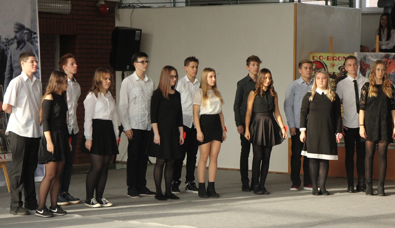 Uroczystości 100-lecia odzyskania przez Polskę niepodległości w filii SP8 [foto]