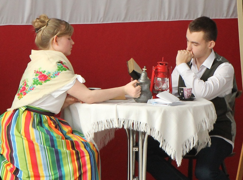 Uroczystości 100-lecia odzyskania przez Polskę niepodległości w filii SP8 [foto]