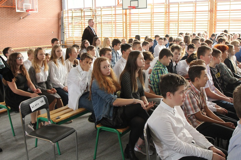 Uroczystości 100-lecia odzyskania przez Polskę niepodległości w filii SP8 [foto]