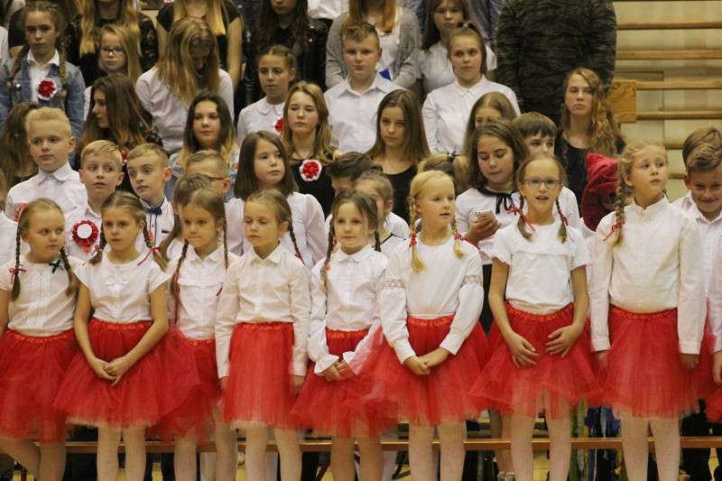 Wieczornica dla Niepodległej w SP 8 [foto]