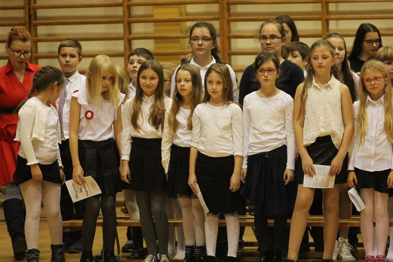 Wieczornica dla Niepodległej w SP 8 [foto]