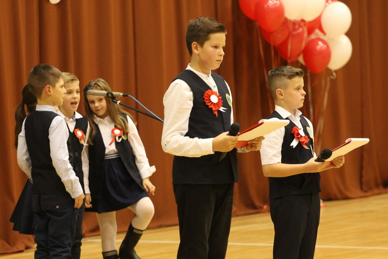 Wieczornica dla Niepodległej w SP 8 [foto]