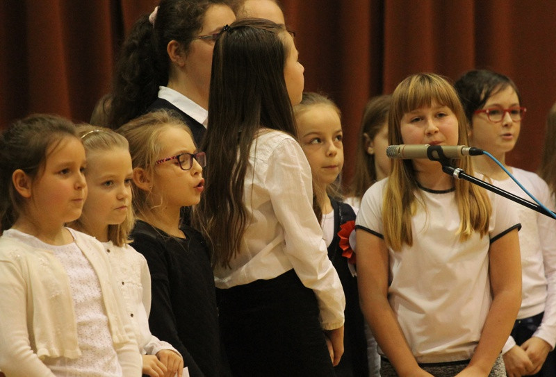 Wieczornica dla Niepodległej w SP 8 [foto]