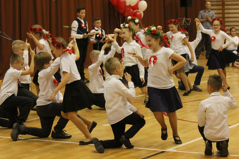 Wieczornica dla Niepodległej w SP 8 [foto]