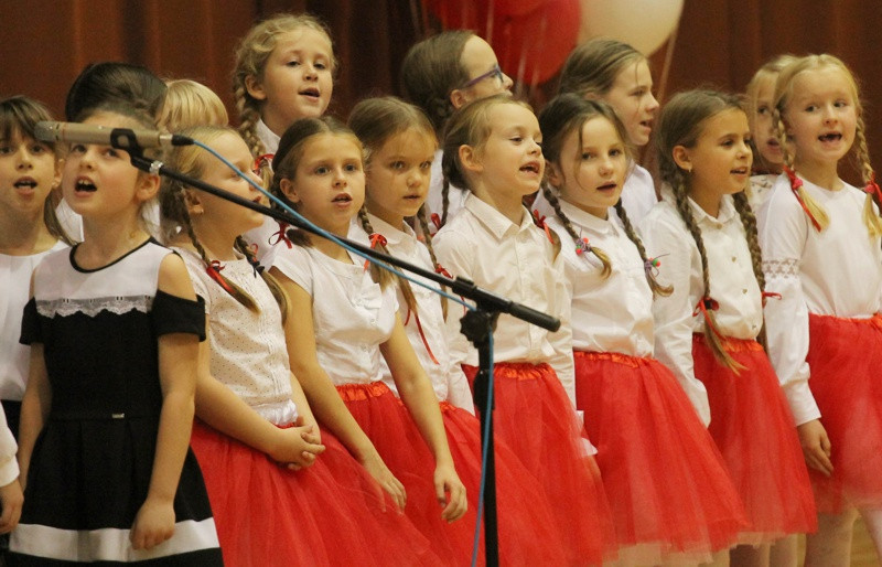 Wieczornica dla Niepodległej w SP 8 [foto]