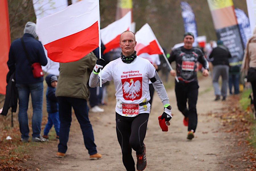 Narodowy Bieg Stulecia - Bieg Niepodległości w Stolcu [foto/wideo]