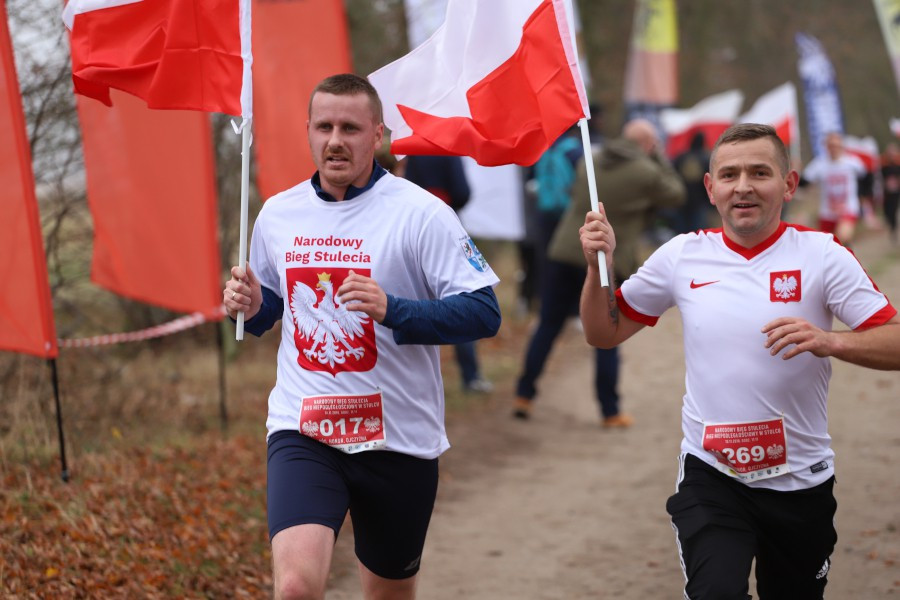Narodowy Bieg Stulecia - Bieg Niepodległości w Stolcu [foto/wideo]