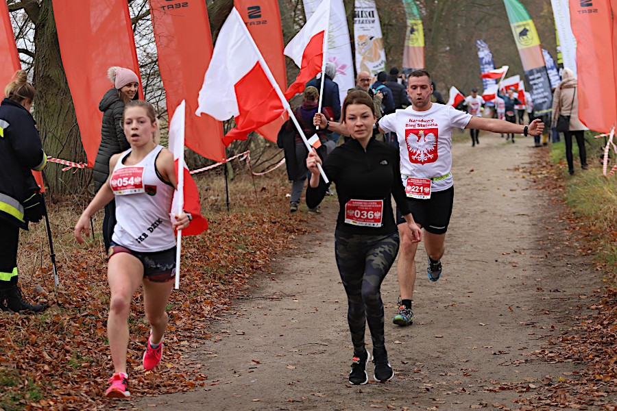 Narodowy Bieg Stulecia - Bieg Niepodległości w Stolcu [foto/wideo]