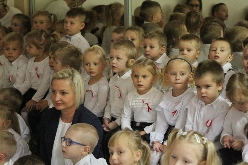 Przedszkolaki z 'Tęczowej krainy' dla Niepodległej [foto]