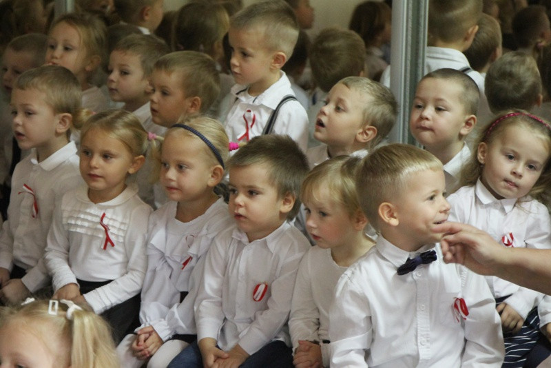 Przedszkolaki z 'Tęczowej krainy' dla Niepodległej [foto]