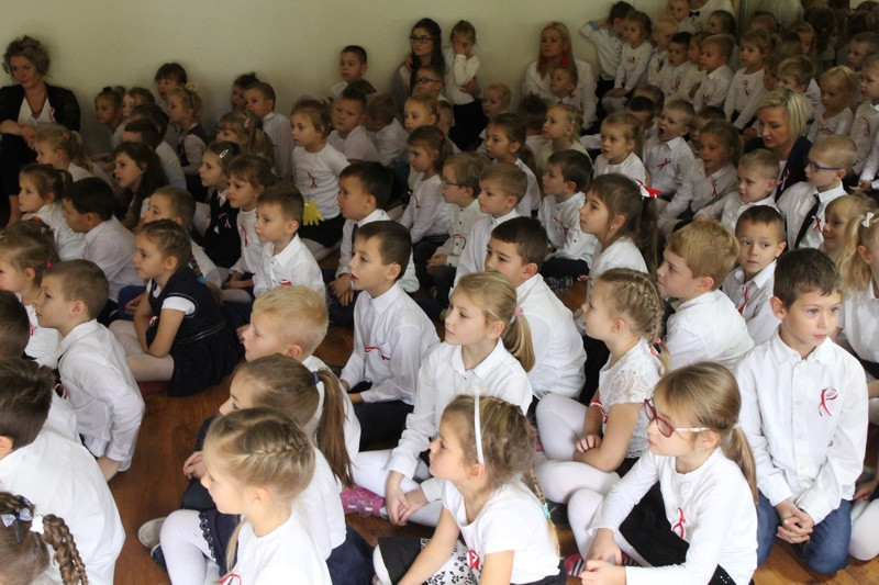 Przedszkolaki z 'Tęczowej krainy' dla Niepodległej [foto]