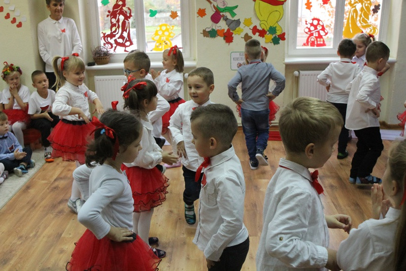 Biało-czerwono w trzebieskim przedszkolu [foto]