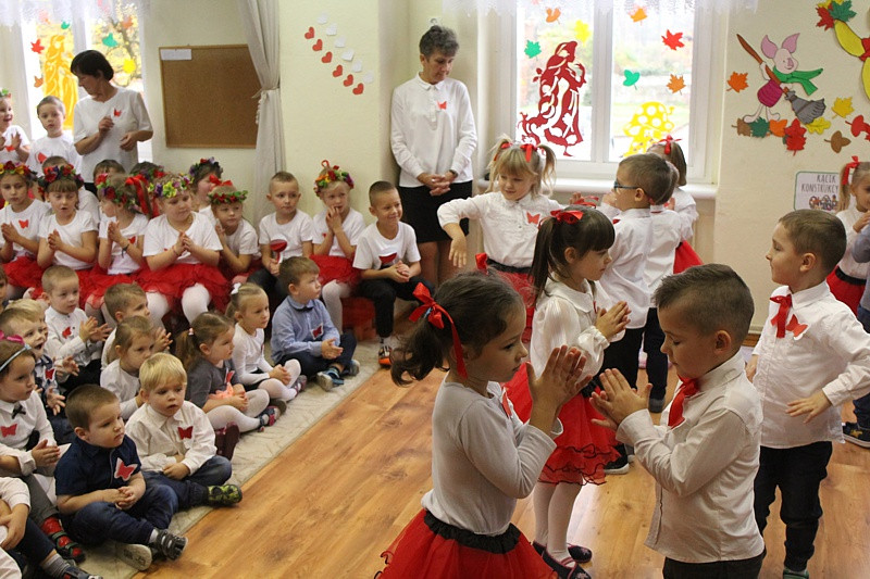 Biało-czerwono w trzebieskim przedszkolu [foto]