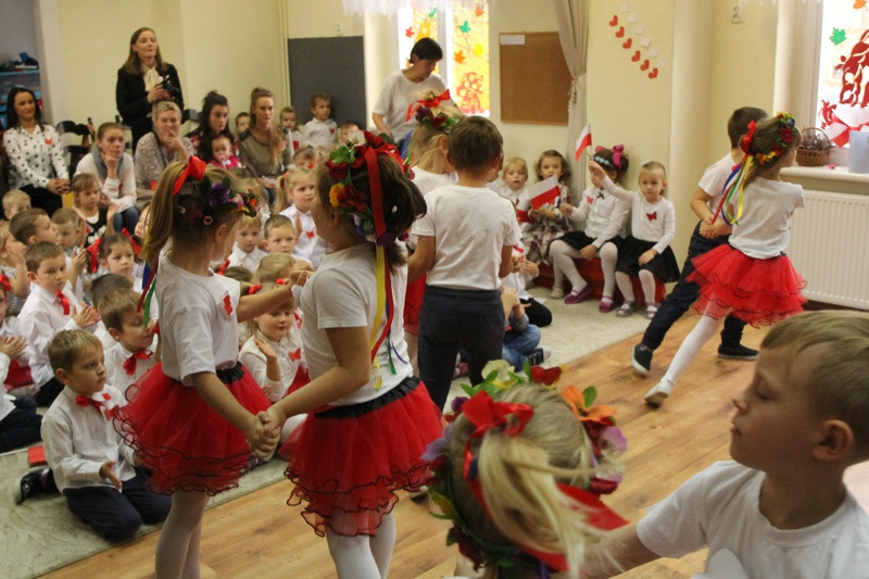 Biało-czerwono w trzebieskim przedszkolu [foto]