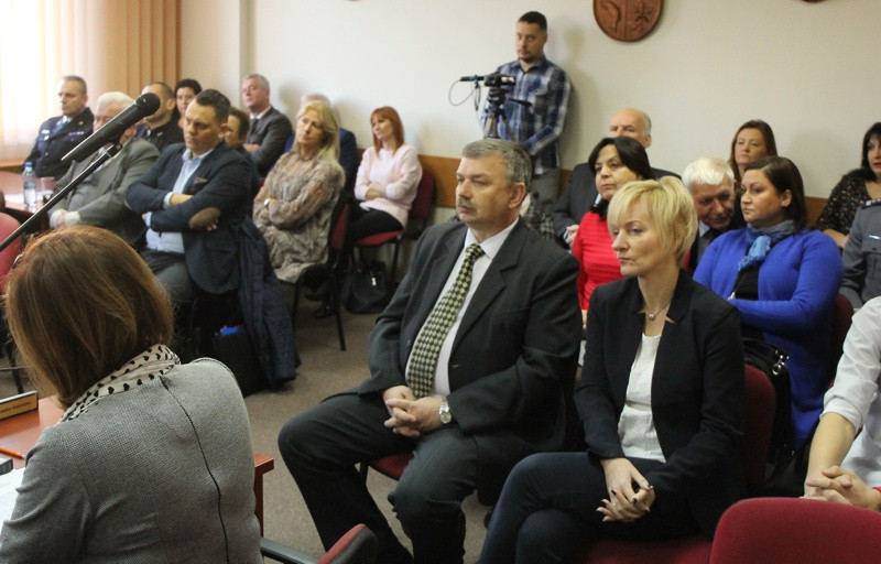 II Sesja Rady Powiatu - radni wybrali starostę, wicestarostę, członka zarządu i wiceprzewodniczących [foto]