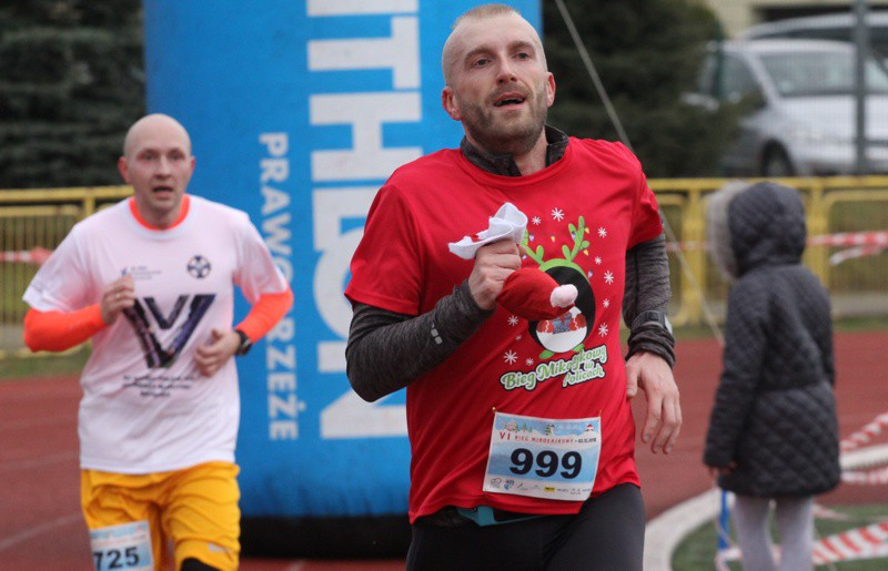 1200 uczestników pobiegło w VI Biegu Mikołajkowym [foto]