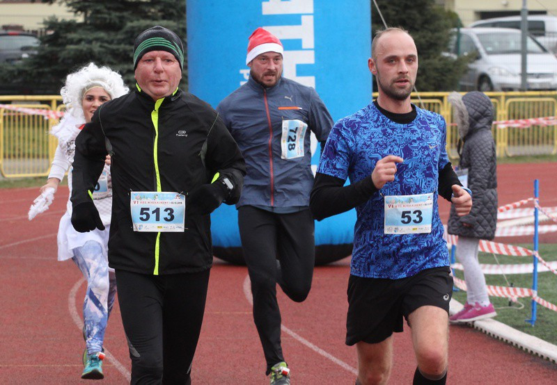 1200 uczestników pobiegło w VI Biegu Mikołajkowym [foto]