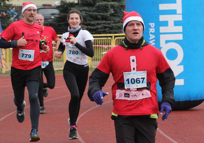 1200 uczestników pobiegło w VI Biegu Mikołajkowym [foto]