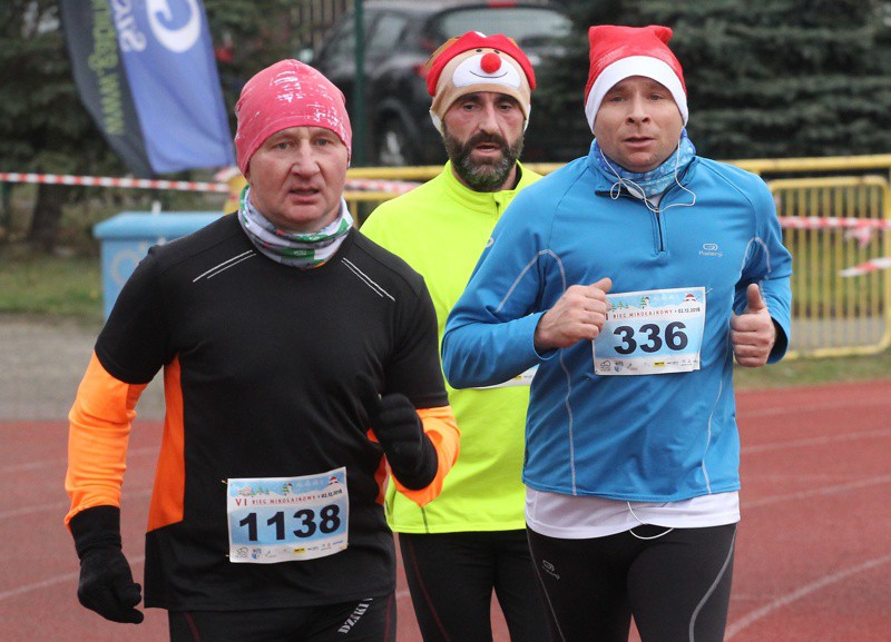1200 uczestników pobiegło w VI Biegu Mikołajkowym [foto]