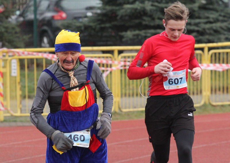 1200 uczestników pobiegło w VI Biegu Mikołajkowym [foto]